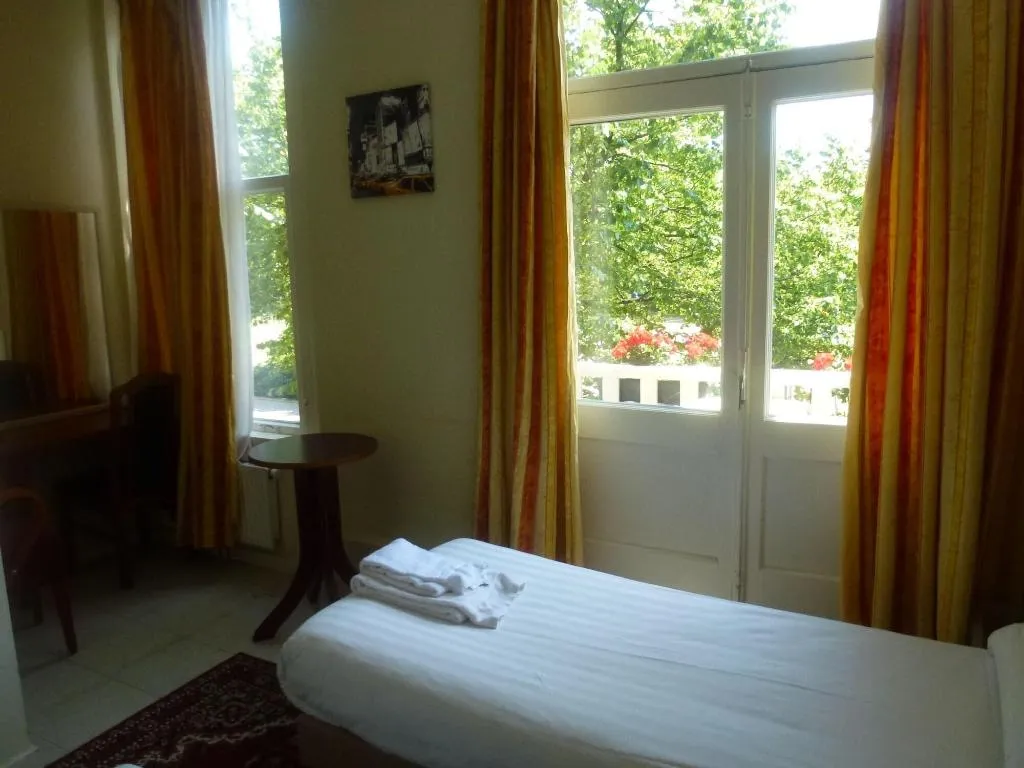 Room, Hotel Isis, Amsterdam