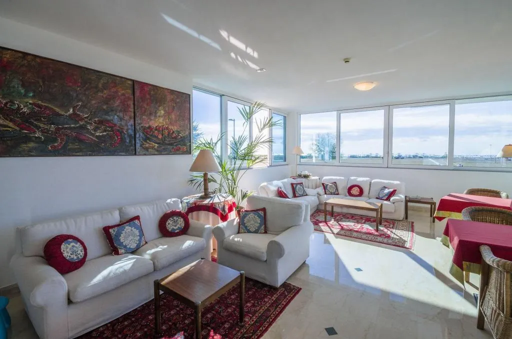 Lobby, Panoramic, Venice