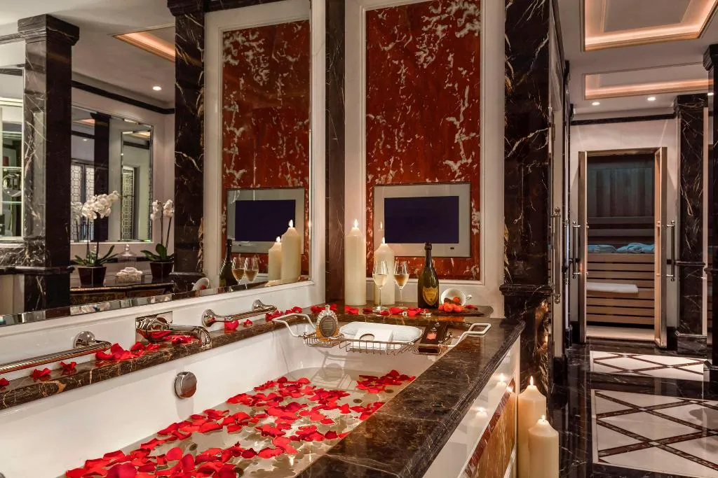 SUITE STANDARD Room, Adlon Kempinski Berlin, Berlin
