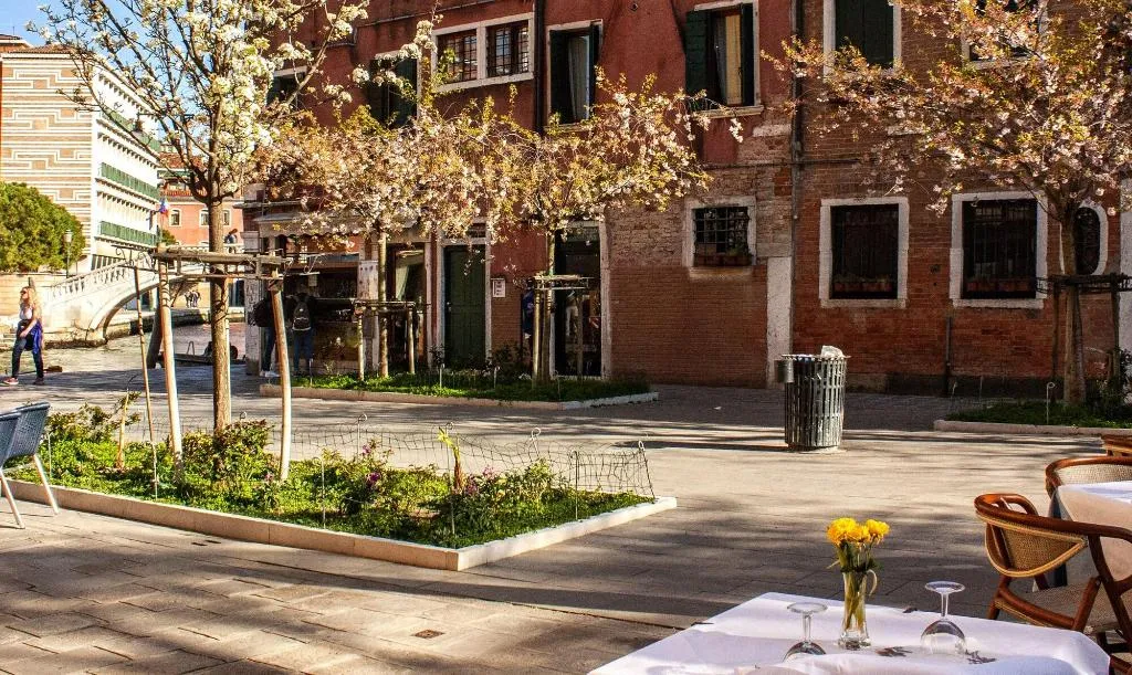 General view, Ai Tre Ponti, Venice