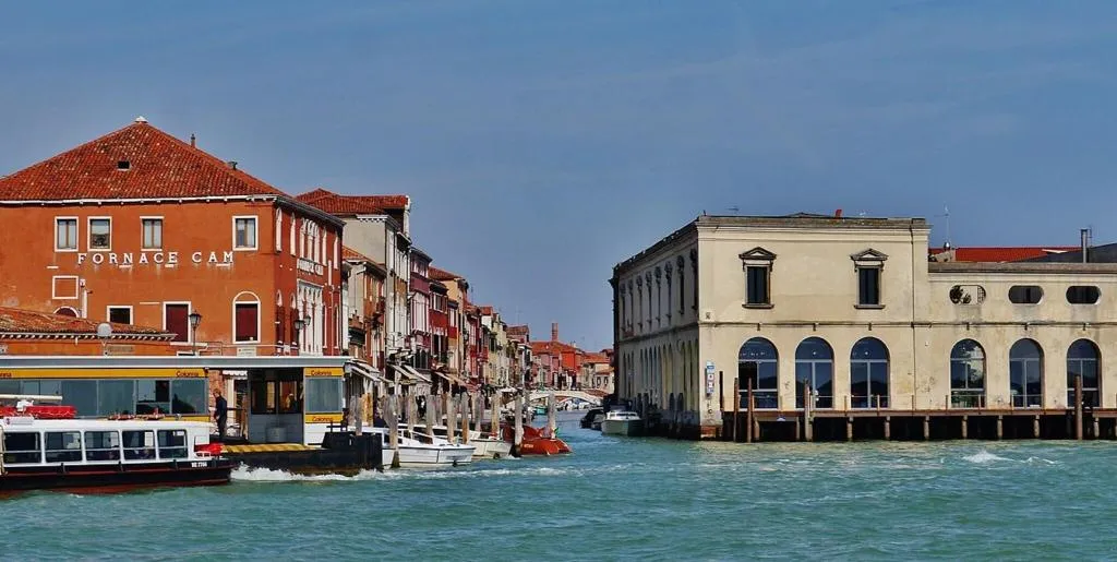 Sports and Entertainment, Hotel Austria, Venice