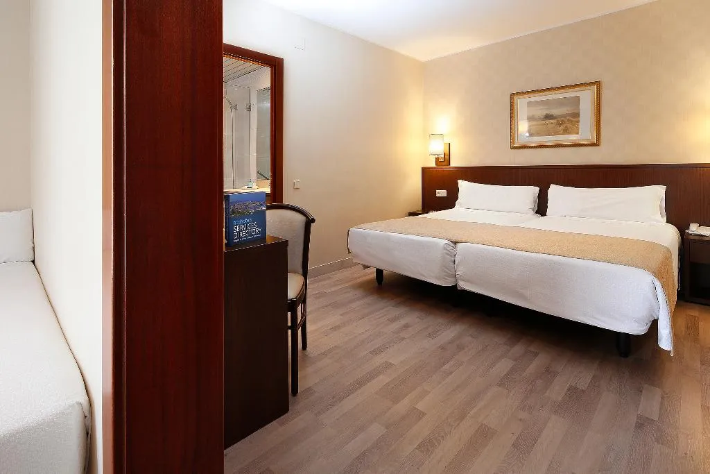 TRIPLE STANDARD Room, HCC Taber, Barcelona