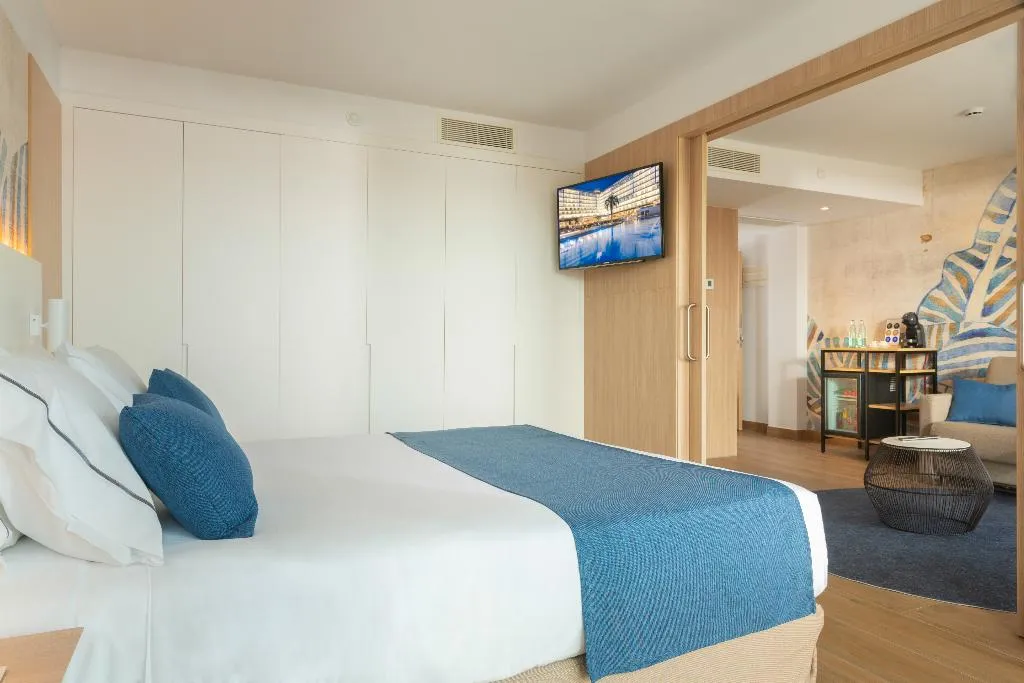 SUITE POOL VIEW Room, L'Azure Hotel, Costa Brava