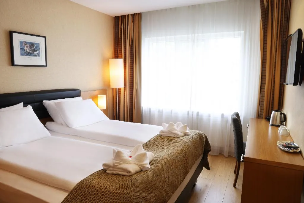 Double or Twin STANDARD Room, TOP CityLine Hotel Reykjavik Centrum, Reykjavik