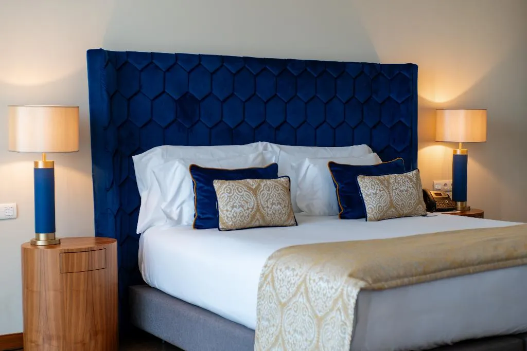 SUITE Presidential Room, Boeira Garden Hotel Porto Gaia, Curio Collection, Porto