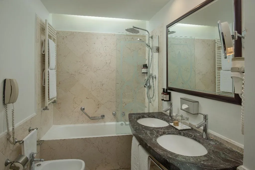 TRIPLE STANDARD Room, NH Palermo, Palermo