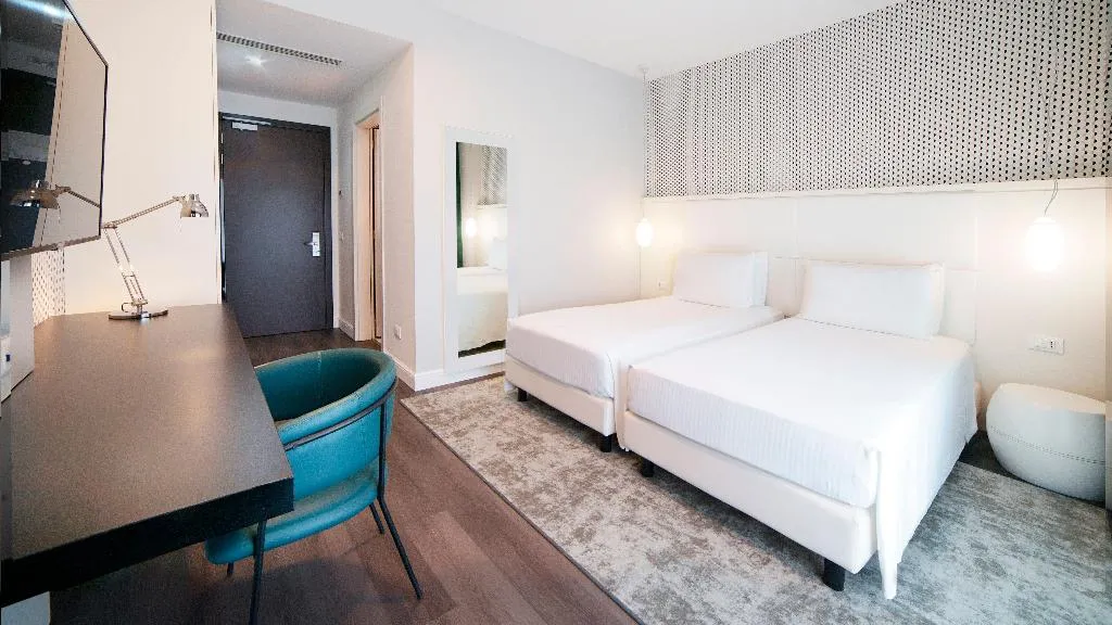TWIN STANDARD Room, Voco Nola - Naples Vulcano Buono by IHG, Naples