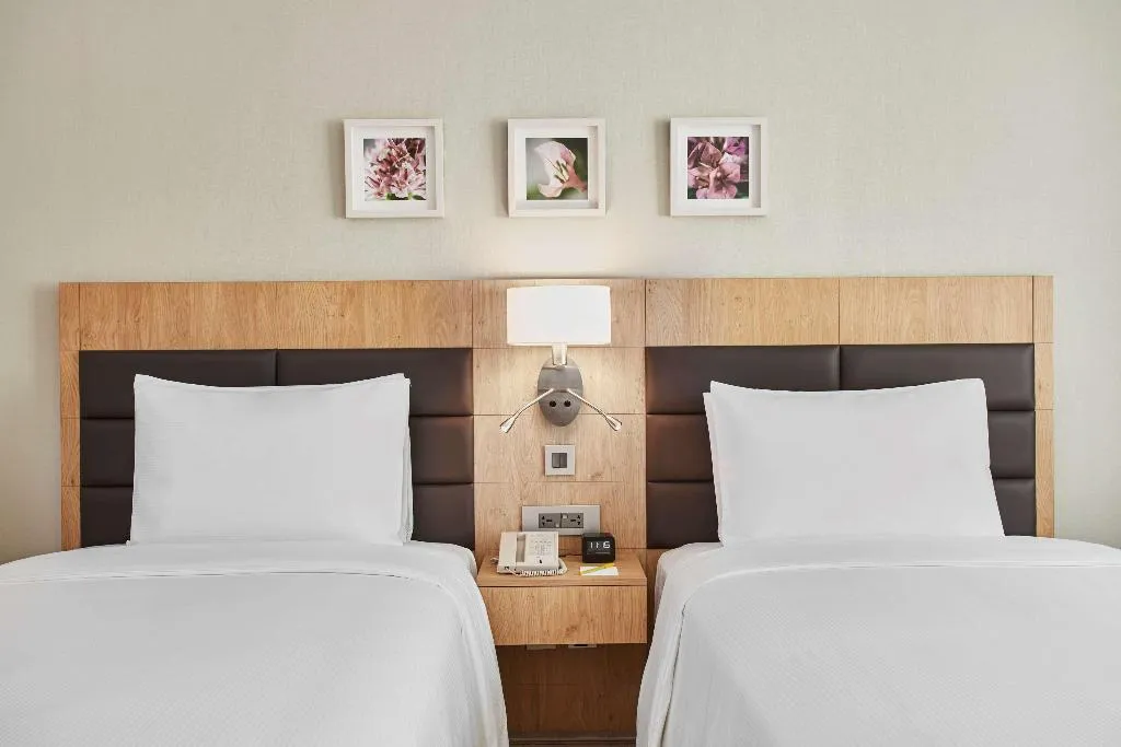 TWIN STANDARD Room, Hilton Garden Inn Hotel Mall Avenue, Dubai