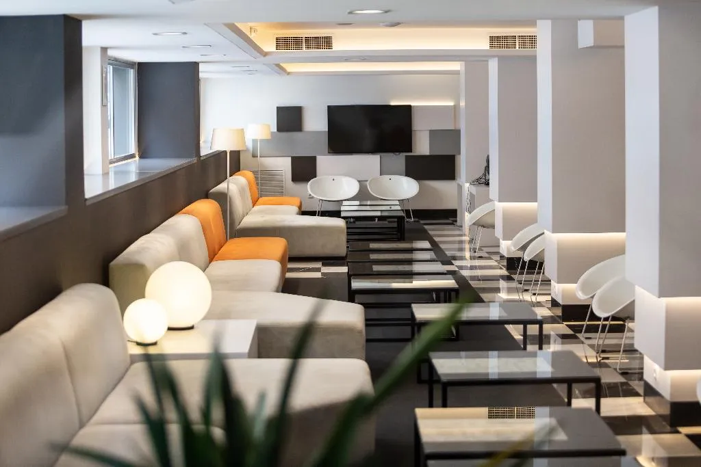 Lobby, Monte Carmelo, Seville
