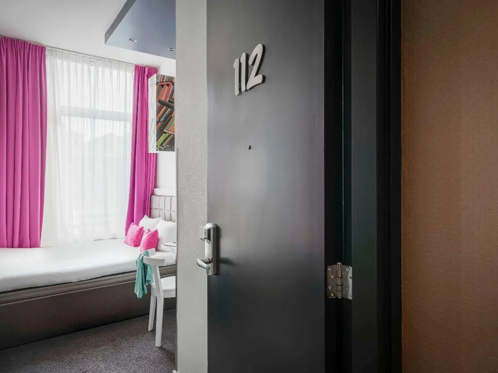 DOUBLE SEMIDOUBLE Room, ibis Styles Amsterdam Amstel, Amsterdam