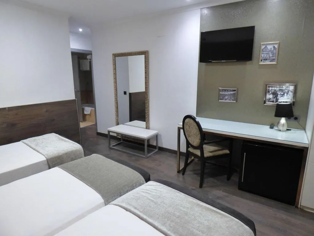 TRIPLE BASIC Room, Moderno, Barcelona