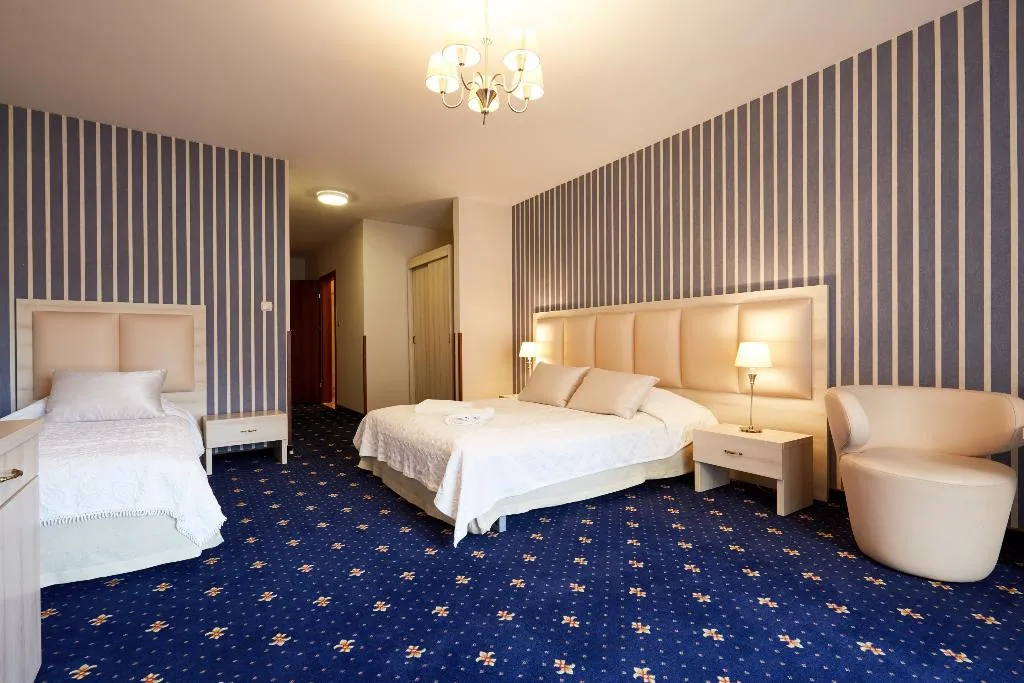 TRIPLE STANDARD Room, Willa Labelle, Krakow