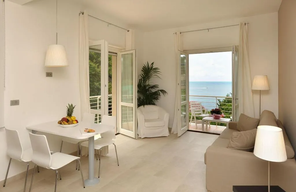 Room, Residence La Dolce Vita, Naples