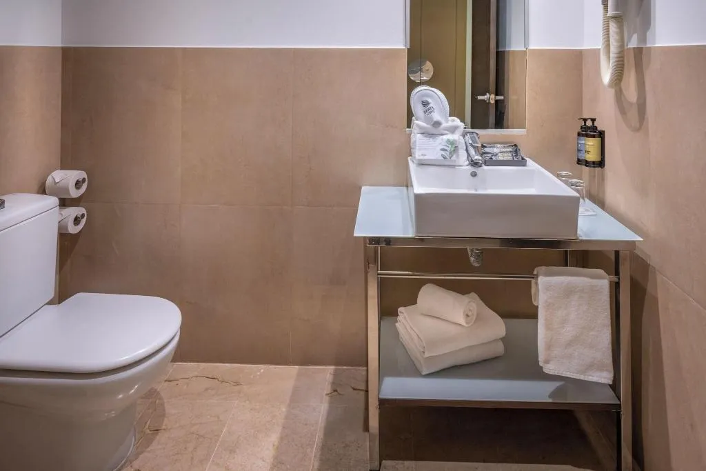 TRIPLE COMFORT Room, Serhs del Port, Barcelona