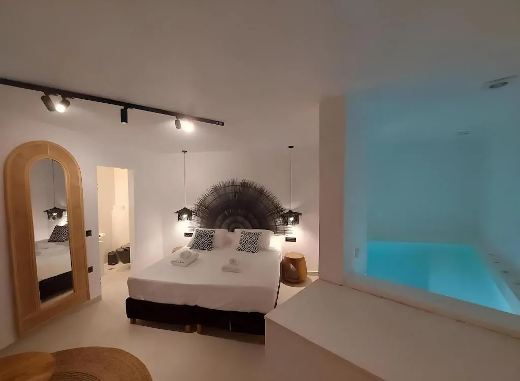 Room, Gazelle Living, Santorini