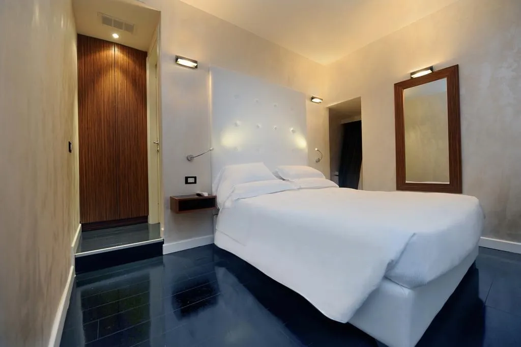 General view, Pantheon Royal Suite, Rome