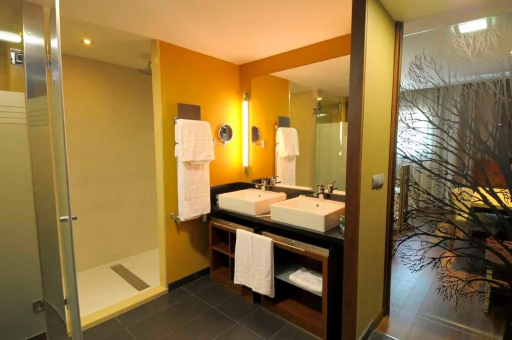 JUNIOR SUITE STANDARD Room, SOMMOS Hotel Aneto, Barcelona