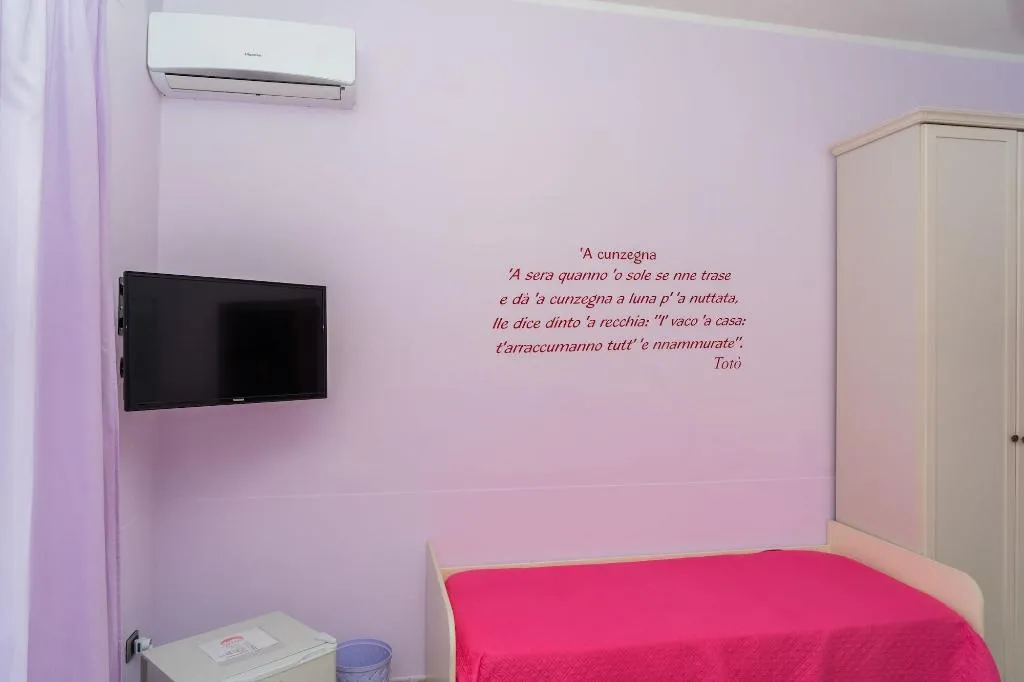 Room, Sanfralù, Naples
