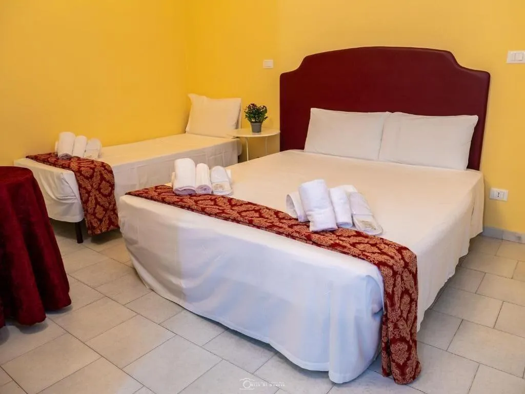 Room, Miss Suite, Naples