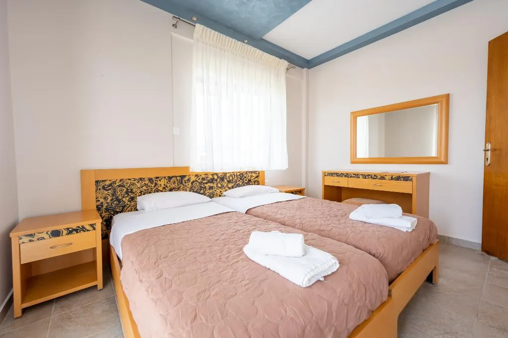 TRIPLE STANDARD Room, Milonas House Apartments, Halkidiki
