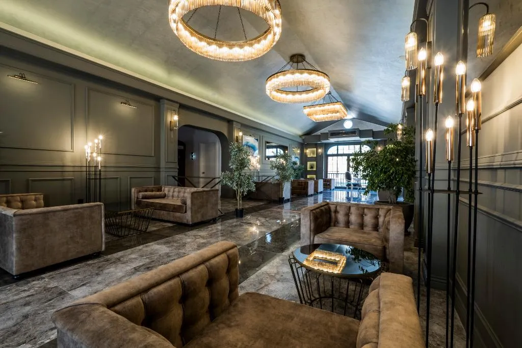 Lobby, Karbelsun, Dalaman