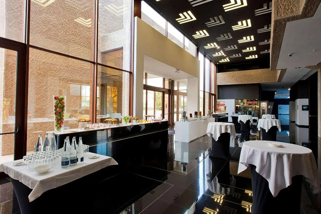 Restaurant, Hilton Madrid Airport, Madrid