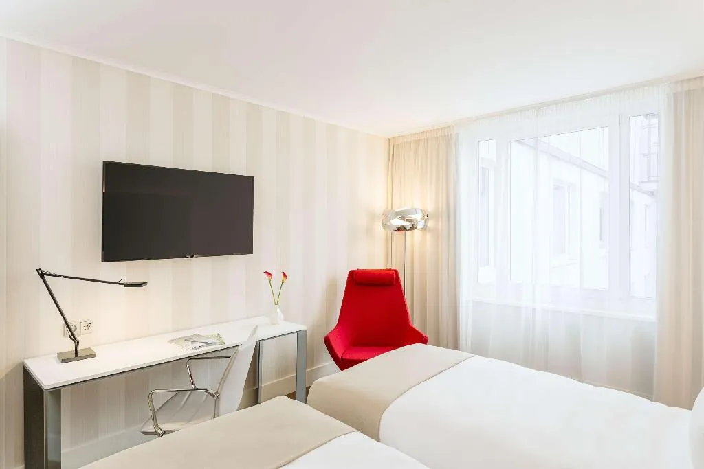 DOUBLE PREMIUM Room, NH Collection Berlin Mitte am Checkpoint Charlie, Berlin