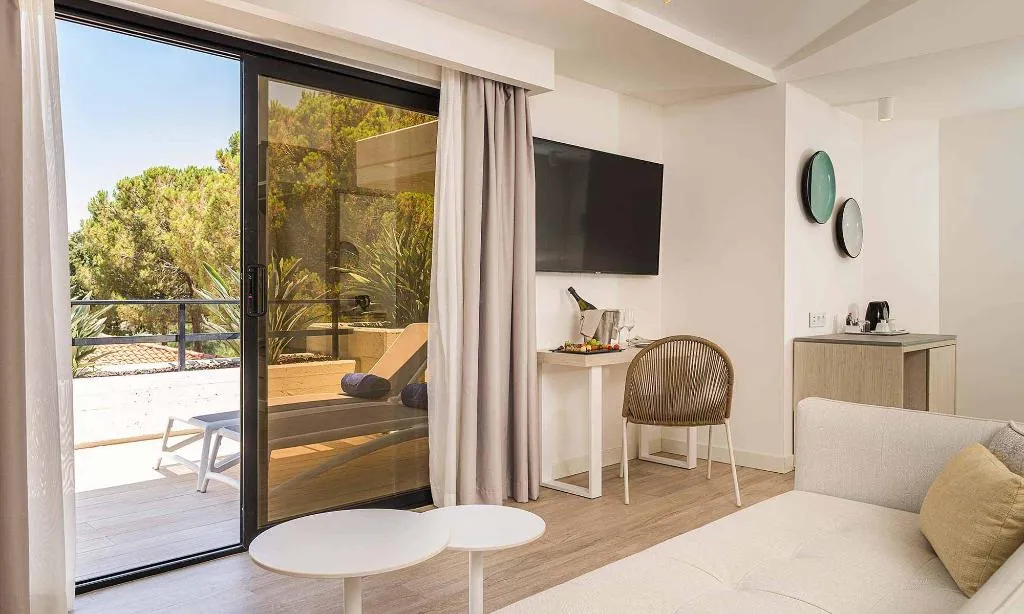 JUNIOR SUITE STANDARD Room, Grand Palladium Sicilia Resort & Spa, Palermo