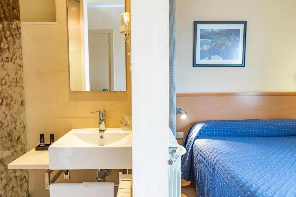 Room, J. Balmes, Costa Brava