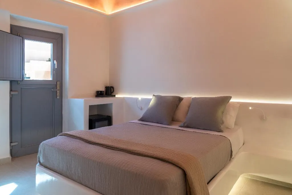 Double or Twin ONE BED Room, Kykladonisia Traditional Settlement, Santorini