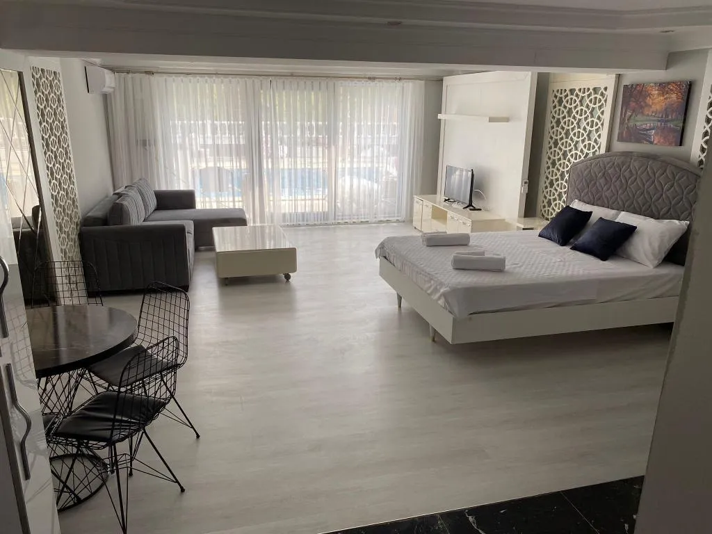 FAMILY ROOM POOL VIEW Room, Pine Otel Ayvalik, Izmir