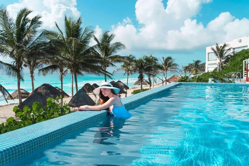 Pool, The Pyramid Cancun by Oasis, Cancun Area