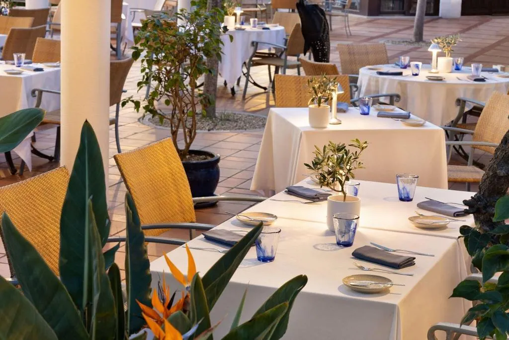 Restaurant, Pine Cliffs Residence, Algarve