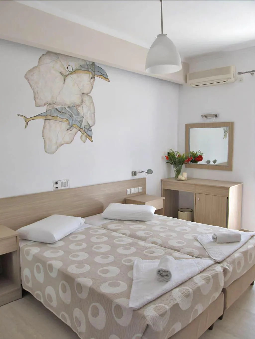Room, Hippocampus, Santorini