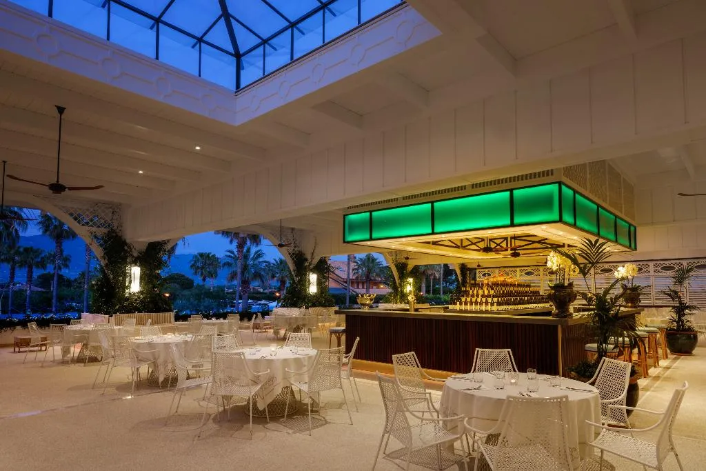 Bar, Savoy Beach, Naples