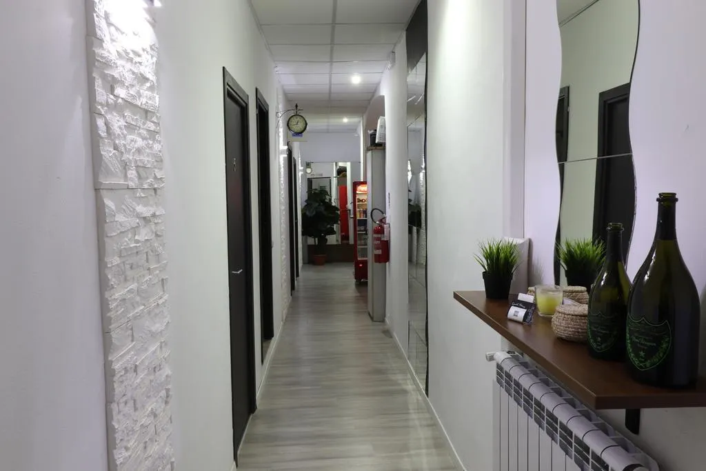 Room, Guest House Minas, Milan