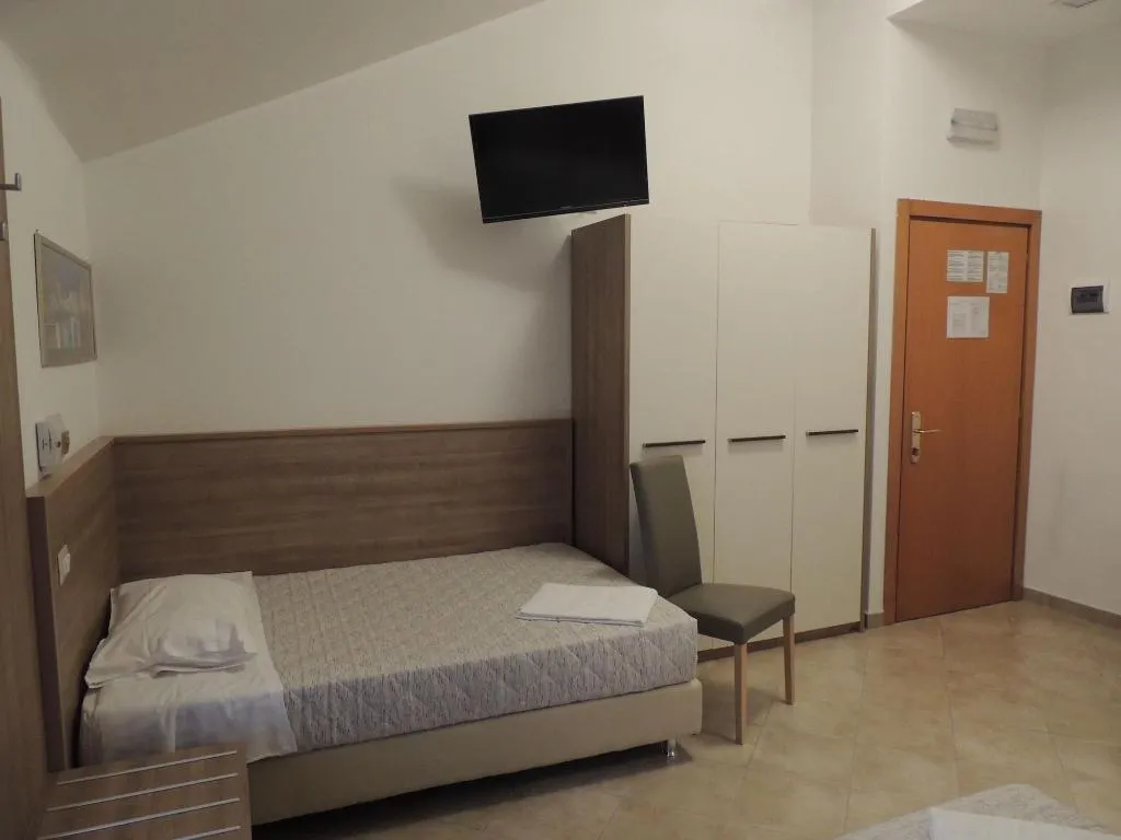 Room, Hotel Montecarlo, Milan