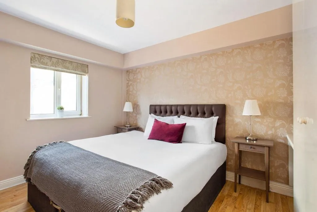 APARTMENT CAPACITY 6 Room, Drury Court Hotel, Dublin