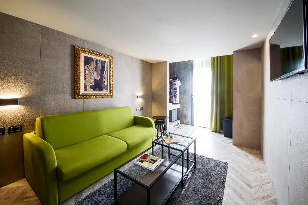 JUNIOR SUITE CAPACITY 1 Room, Just Hotel Milano, Milan
