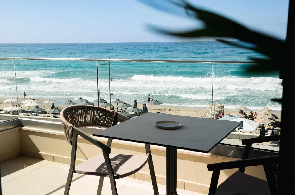 JUNIOR SUITE SEA FRONT Room, Batis Aero Beachfront Wellbeing Hotel, Crete