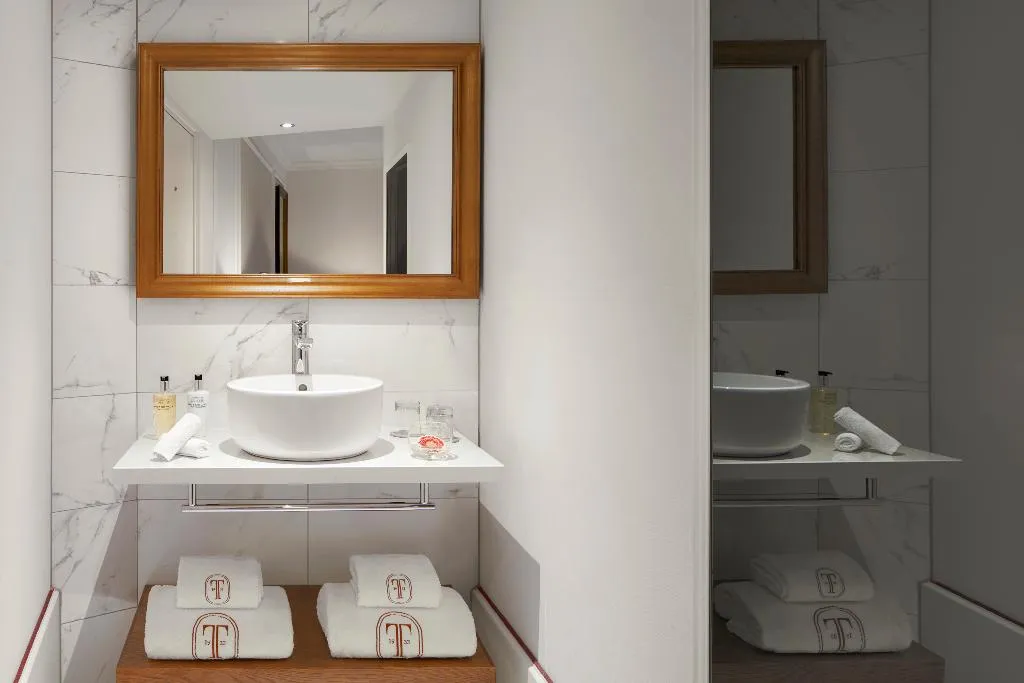 DOUBLE WITH BALCONY Room, Tivoli Doelen Amsterdam, Amsterdam