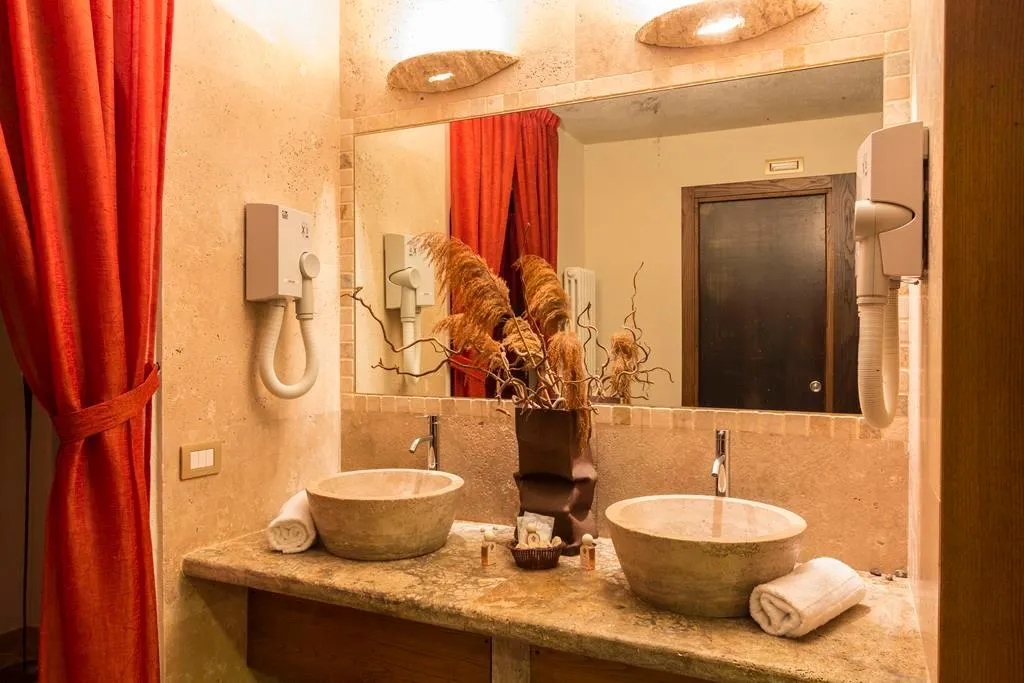 JUNIOR SUITE STANDARD Room, Castello di Petrata, Perugia