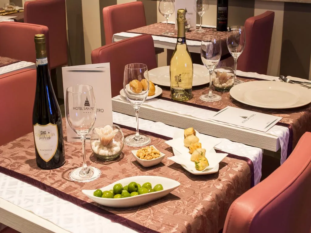 Restaurant, Hotel San Pietro, Naples