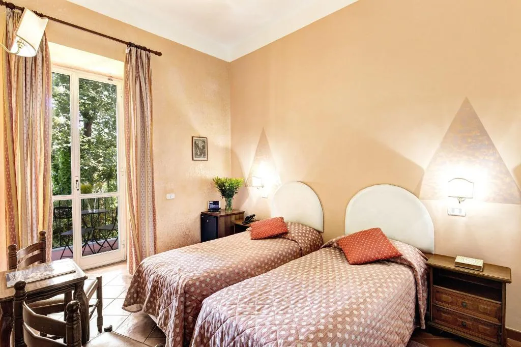 Room, Grand Hotel Hermitage & Villa Romita, Naples
