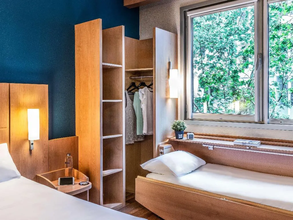 DOUBLE WITH DOUBLE BED Room, Ibis Barcelona Pza Glories 22, Barcelona