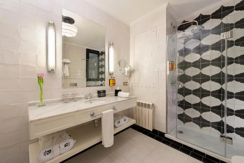 DOUBLE STANDARD Room, H10 Villa de la Reina, Madrid