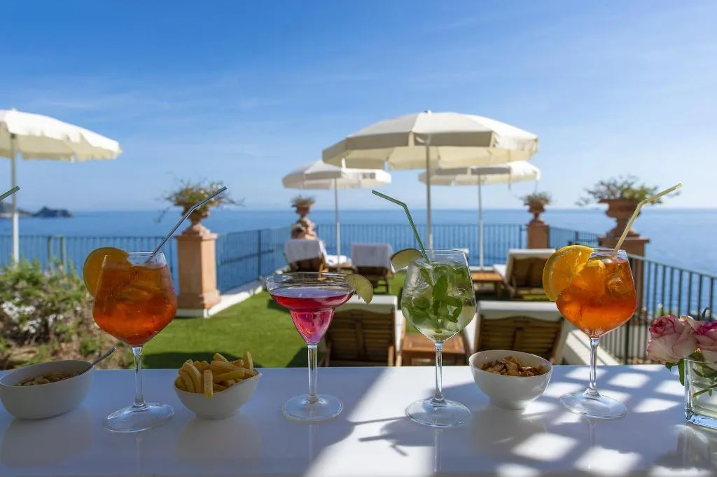 Sports and Entertainment, Hotel Onda Verde, Naples