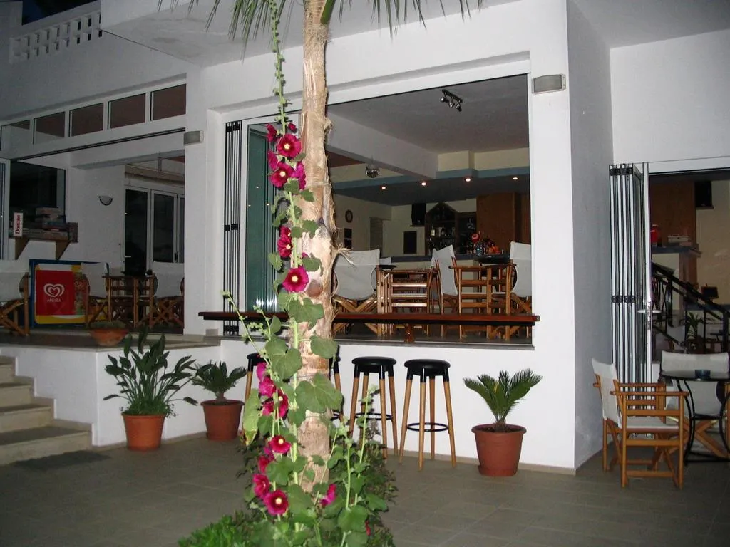 Bar, Emerald Studios & Hotel, Crete