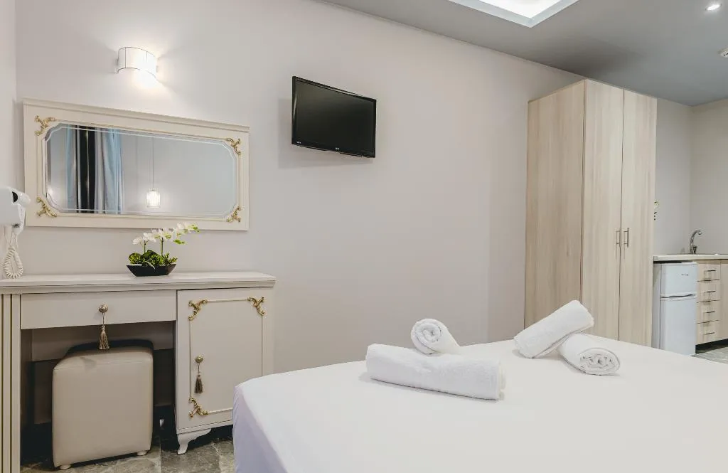 DOUBLE WITH BALCONY Room, Christina Apartments, Zante