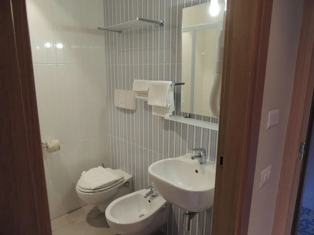 Room, Hotel Zeus Pompei, Naples